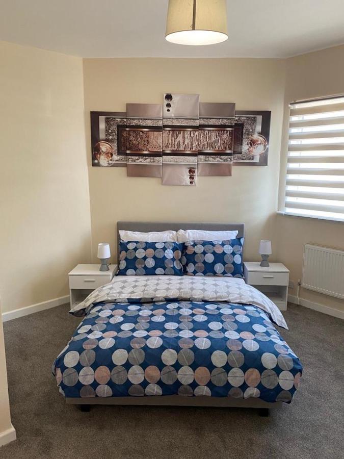 Excellent And Amazing Apartment With Private Parking Gillingham  Eksteriør bilde