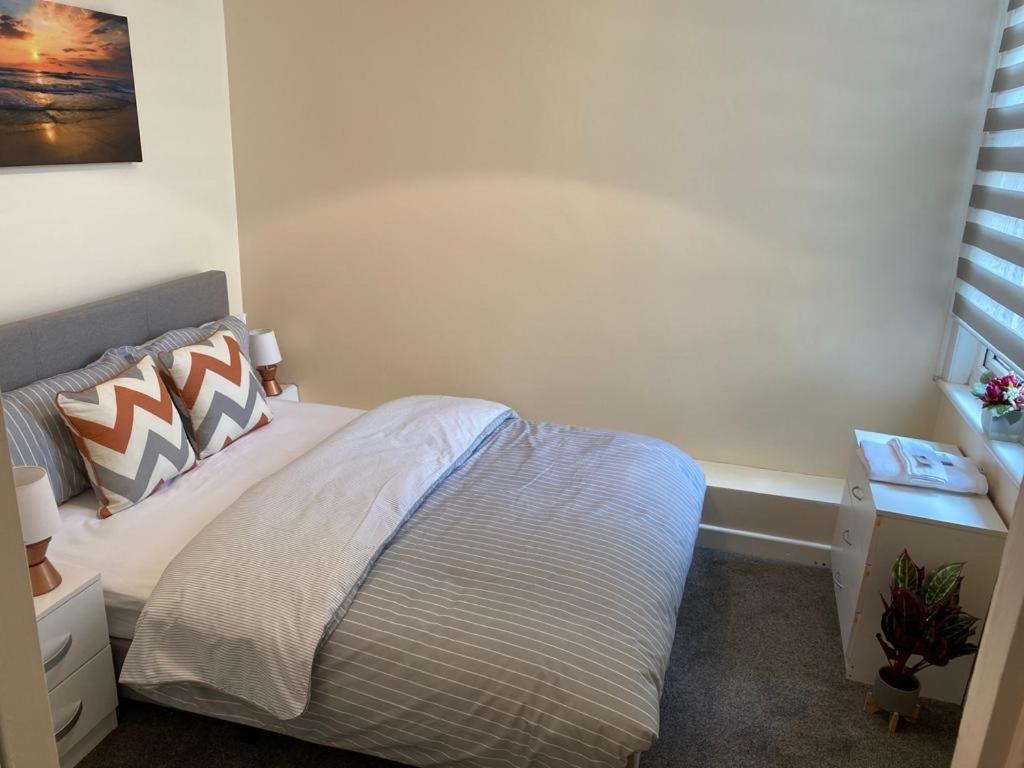 Excellent And Amazing Apartment With Private Parking Gillingham  Eksteriør bilde