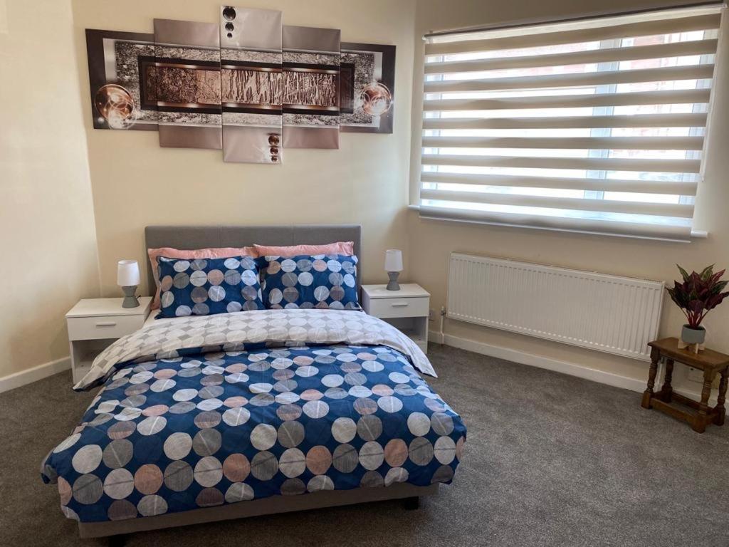 Excellent And Amazing Apartment With Private Parking Gillingham  Eksteriør bilde